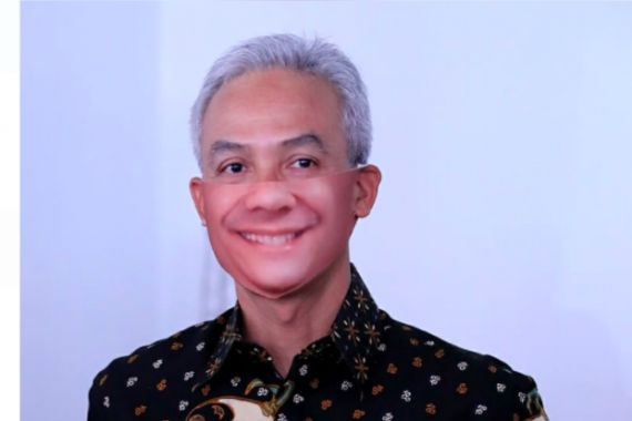 Pak Ganjar Minta Warga Jateng Patuh Imbauan Anies Baswedan saat PSBB Jakarta - JPNN.COM