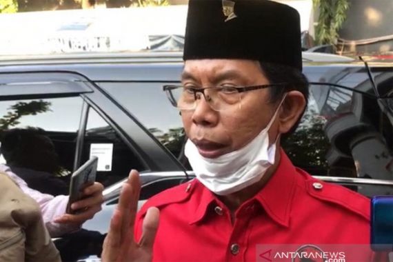 Jelang Pengumuman Jago PDIP di Pilkada Surabaya, Awi dan Baktiono Dapat Undangan - JPNN.COM