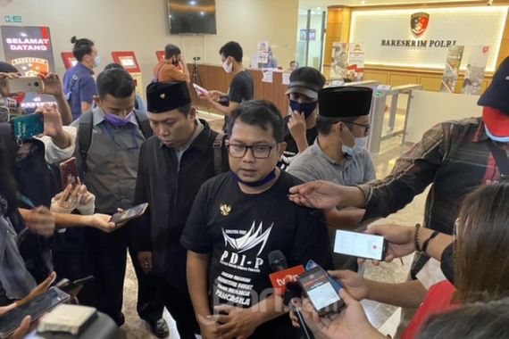Pemuda Minang Berusaha Menyeret Puan Maharani ke Bareskrim Polri - JPNN.COM