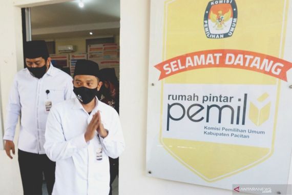 Keponakan SBY dan Pria Tinggi Besar Pedagang Sapi Itu Mendaftar Ikut Pilkada Pacitan - JPNN.COM