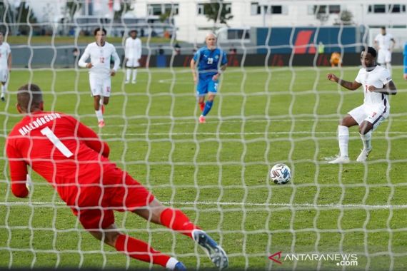 Diwarnai 2 Kartu Merah, Inggris Kalahkan Islandia Berkat Gol di Menit 92 - JPNN.COM