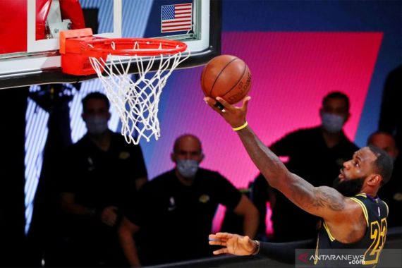 LeBron James Mengamuk, Lakers Pukul Rockets di Gim Kedua - JPNN.COM