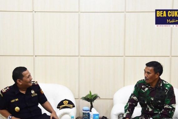Bea Cukai dan Lantamal X Koarmada III Bersinergi Jaga Laut Jayapura - JPNN.COM