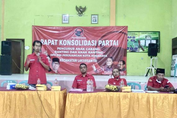 Kader PDIP Surabaya Terus Gerak, Kampanyekan Eri Cahyadi-Armuji Penerus Bu Risma - JPNN.COM