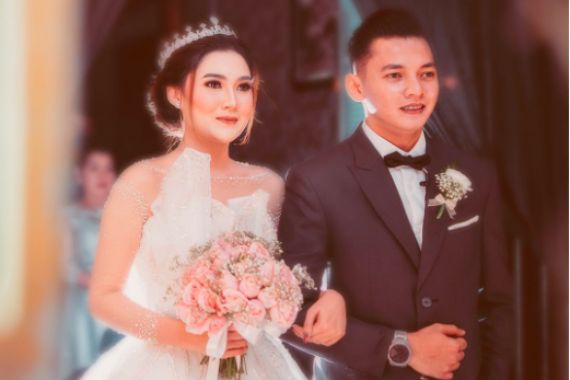 Intip Potret Pernikahan Nella Kharisma dan Dory Harsa - JPNN.COM