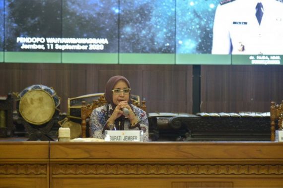 Faida Si Bupati Cantik, 6 Bulan Tak Dapat Gaji Lalu Kena Tegur Mendagri - JPNN.COM