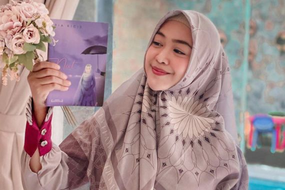 3 Berita Artis Terheboh: Dory Harsa Dikabarkan Pindah Agama, Ria Ricis Dihujat - JPNN.COM