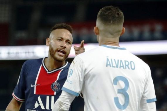 Neymar Pukul Pemain Marseille, Ancaman Hukumannya Berat Banget - JPNN.COM