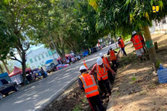 Kementerian PUPR Percepat Perbaikan Drainase Jalan Akses Area Bandara Juanda Surabaya - JPNN.COM