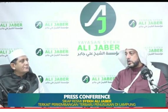 Syekh Ali Jaber Meminta Maaf kepada Penusuknya - JPNN.COM