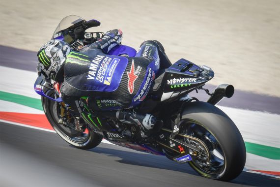 Bagnaia Keluar Lintasan, Vinales Start Paling Depan di MotoGP Emilia Romagna - JPNN.COM
