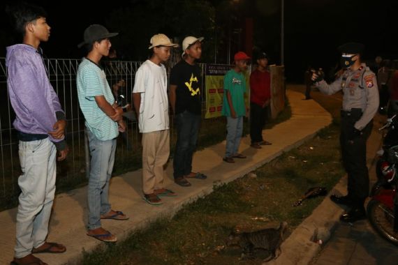 Operasi Yustisi Malam Minggu di Kabupaten Tangerang, Sejumlah Remaja Terjaring - JPNN.COM