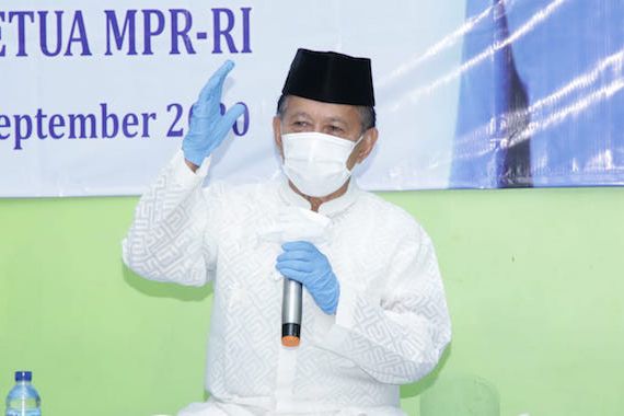 Kepada Para Santri, Syarief Hasan: Itu Harus Ditingkatkan - JPNN.COM