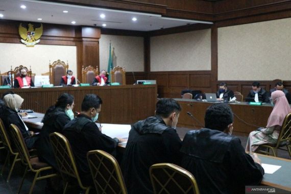 Sidang Pinangki, Majelis Hakim: Kok Jadi Becanda, Terus Terang, Saya Tersinggung - JPNN.COM