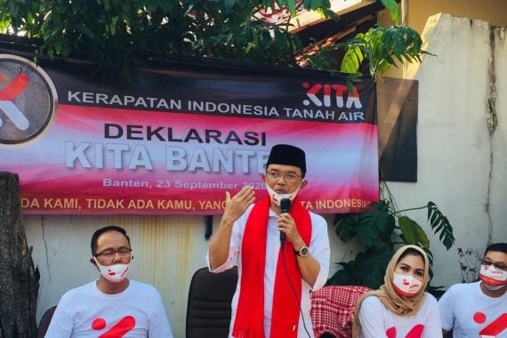 Deklarasi KITA Banten, Kiai Tabaroni Minta Jokowi Dengarkan NU dan Muhammadiyah - JPNN.COM