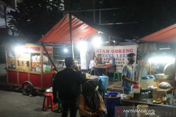 Anak Buah Anies Baswedan Tutup Lapak Kuliner di Dekat Taman Menteng - JPNN.COM