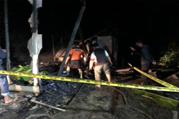 Rumah Ludes Terbakar, Mbak Risa Tak Sempat Menyelamatkan Diri - JPNN.COM