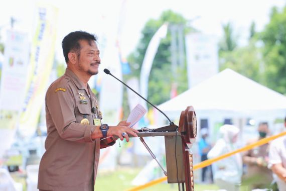 Mentan Salurkan KUR dan Asuransi Tani di Lampung - JPNN.COM