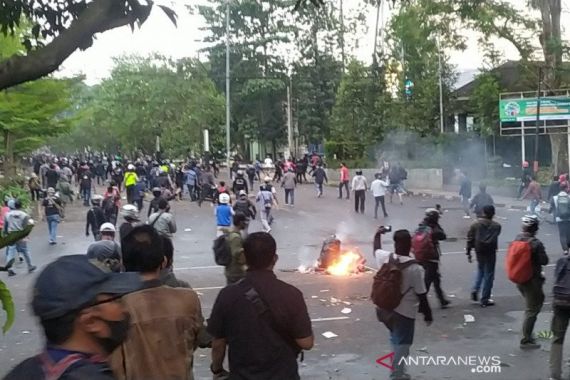 Terungkap Oknum Perusuh Saat Aksi Demo di Bandung - JPNN.COM