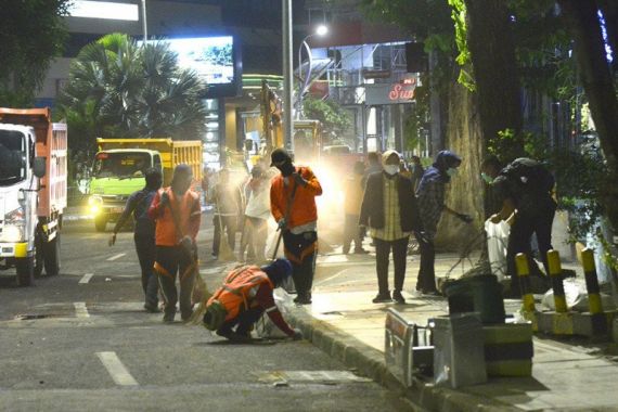 Kerusakan Fasilitas Publik di Surabaya Sangat Parah, Wajar Saja Bu Risma Mengamuk - JPNN.COM