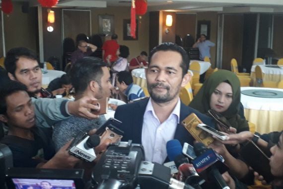 MS Kaban Desak MPR Mengadili Jokowi, Boni Hargens: Modus Ini Terjadi di Malaysia - JPNN.COM