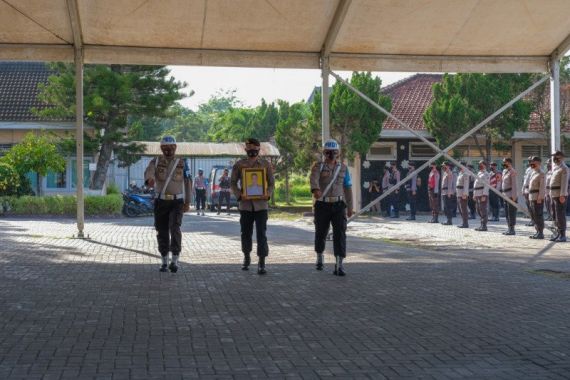 Brigadir D sudah Diberi Kesempatan, Tetapi tak Berubah, Kapolres Bertindak, Langsung Dipecat - JPNN.COM