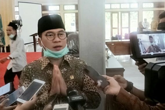 Cek Penyaluran Bansos di Pandeglang, Komisi VIII DPR Puji Kinerja Anggaran Kemensos - JPNN.COM
