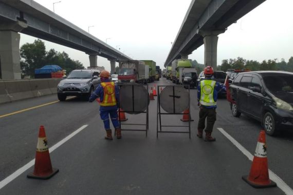 Ada Perbaikan Jembatan Tol Japek Km 41 - JPNN.COM