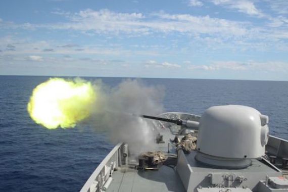 KRI Sultan Hasanuddin-366 Kembali Uji Coba Senjata Meriam di Laut Mediterania - JPNN.COM