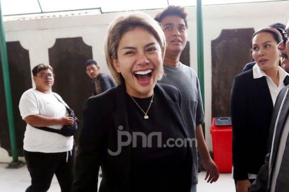 3 Berita Artis Terheboh: Suami Nita Thalia Pasrah Dicerai, Nikita Mirzani Merespons Ancaman GMPN - JPNN.COM