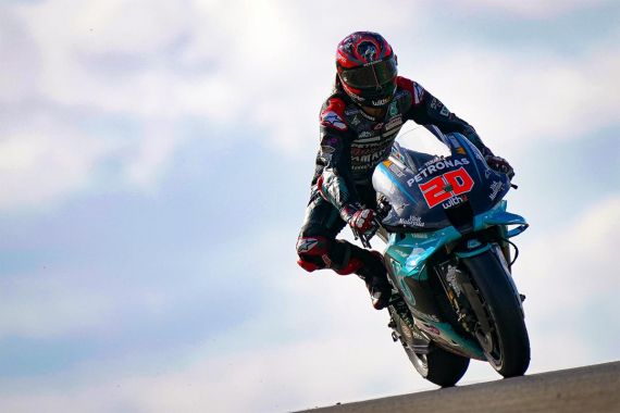Sempat Ditandu, Quartararo Raih Start Paling Depan di MotoGP Aragon - JPNN.COM
