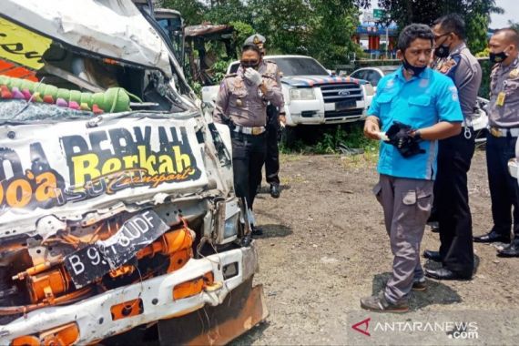 Kasatlantas: Pengemudi Truk Maut di Puncak Bogor tak Punya SIM - JPNN.COM