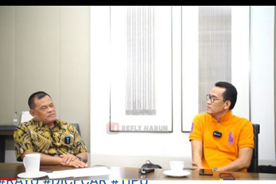 Refly Harun dan Gatot Nurmantyo Bicara Pengalihan Isu UU Cipta Kerja - JPNN.COM