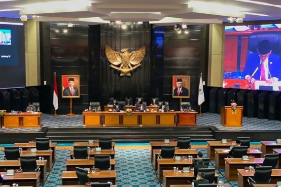 Teken Petisi, Ribuan Warga Jakarta Tolak Kenaikan Gaji Anggota DPRD DKI - JPNN.COM