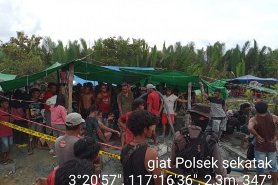 Lima Penambang Emas Tewas Tertimbun Tanah Longsor di Tambang Ilegal Blok Nipah - JPNN.COM
