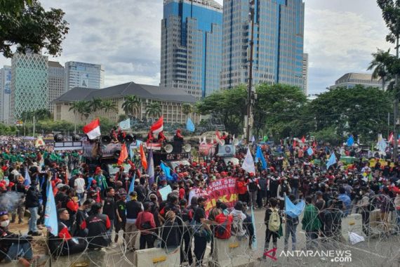 Demo Dekat Istana, 7.000 Pasukan Standby di Monas dan DPR - JPNN.COM
