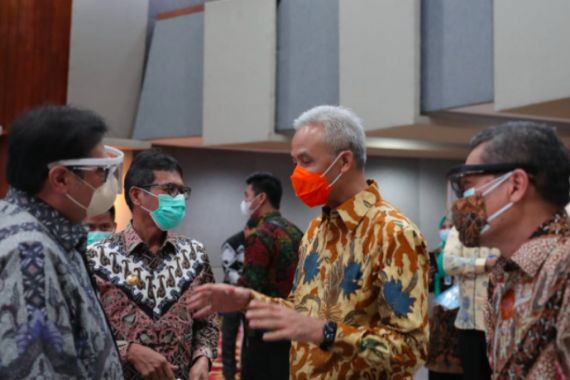 Selamat, Pak Ganjar Dapat Penghargaan dari Kemenko Perekonomian, Mengalahkan Jakarta dan Jogja - JPNN.COM