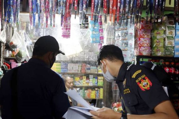 Bea Cukai Bongkar Modus Peredaran Rokok Ilegal Lewat Jastip dan Eceran di Pasar - JPNN.COM