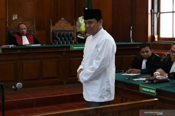 Detik-detik 30 Polisi Menangkap Gus Nur Tengah Malam - JPNN.COM