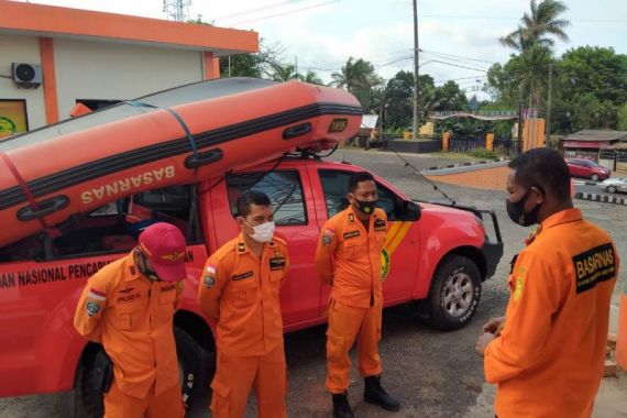 Perahu Tenggelam di Bendungan Cikoncang Lebak, Tiga Wisatawan Meninggal - JPNN.COM