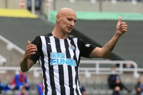 Pemain Newcastle Ini Segera Menjalani Operasi Hernia - JPNN.COM