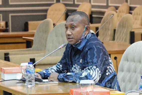 Yan Permenas Sebut Masyarakat Papua Dukung Penuh DOB - JPNN.COM
