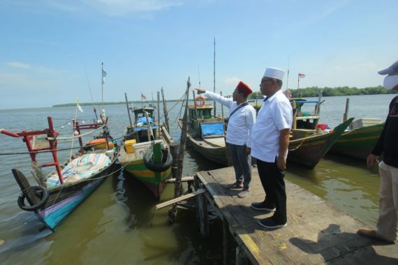 Akhyar Nasution Dinobatkan sebagai Bapak Nelayan Kota Medan - JPNN.COM