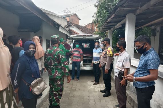 Berita Duka, Sri Astuti Meninggal Dunia di Rumah, TNI dan Polisi Sampai Turun ke Lokasi - JPNN.COM