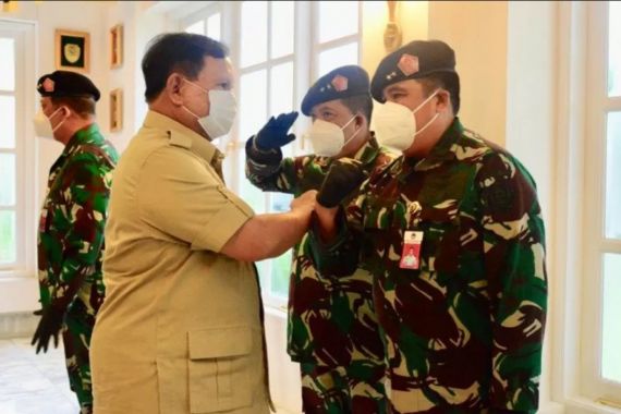 10 Jenderal di Kementerian Prabowo Terima Kenaikan Pangkat, Berikut Daftarnya - JPNN.COM