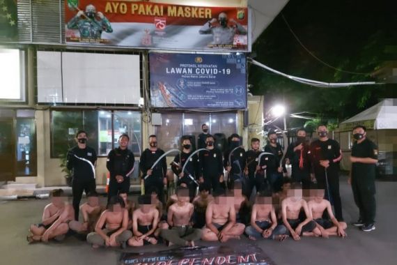 Duel Belasan Pemuda di Jakarta Barat, Ujungnya Begini - JPNN.COM