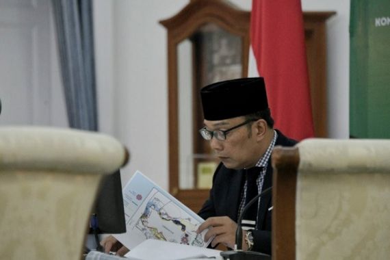 Ridwan Kamil Beberkan Alasan UMP Jabar Tak Naik, Wajib Baca - JPNN.COM