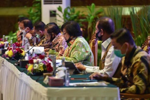 Menteri Siti Nurbaya Tegaskan Kolaborasi Jadi Kekuatan untuk Cegah Karhutla - JPNN.COM