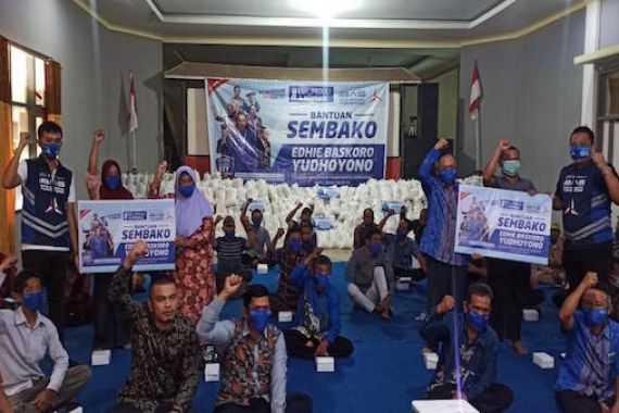 Ibas Salurkan 7.000 Bantuan Sembako di Dapil VII Jawa Timur - JPNN.COM
