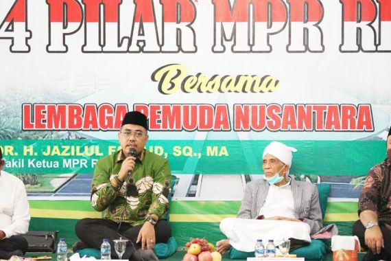 Gus Jazil: Santri Harus Berani Tampil, Tak Boleh Minder - JPNN.COM